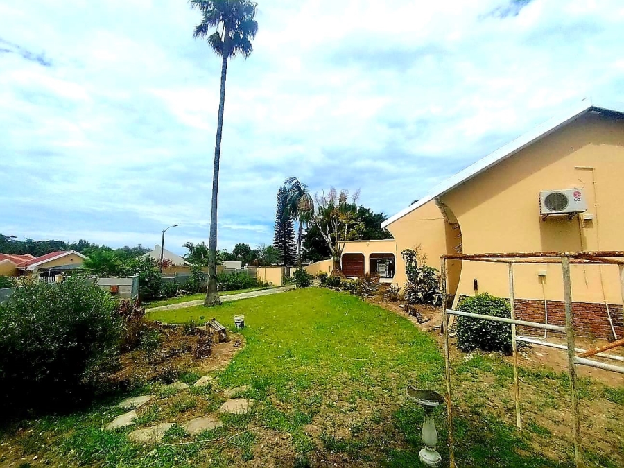 5 Bedroom Property for Sale in Beacon Bay Eastern Cape